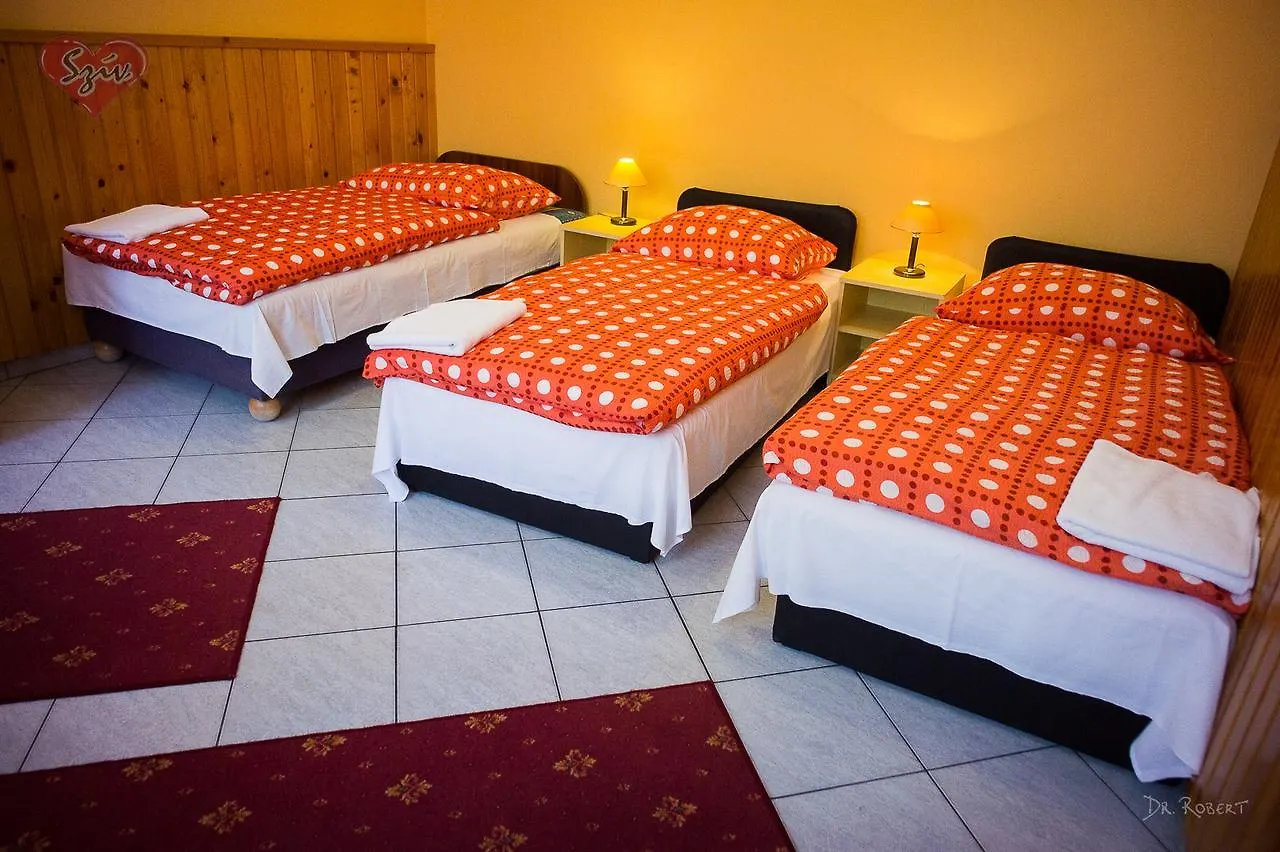 Bed & Breakfast Civis Szallashely Debrecen Hungary
