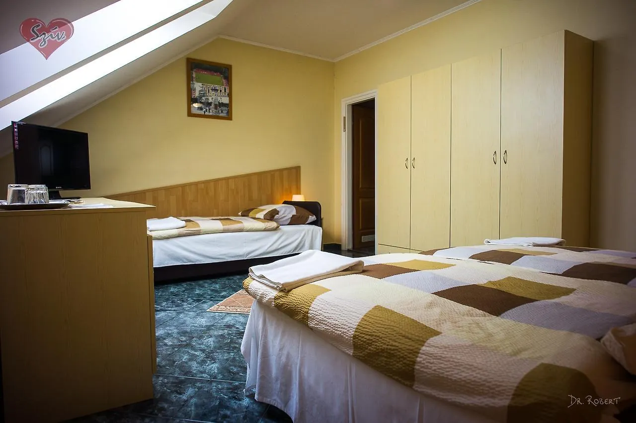 Cívis Szálláshely Debrecen Bed and breakfast